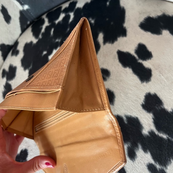 Vintage Fendi Signature Tan Wallet - Picture 10 of 15